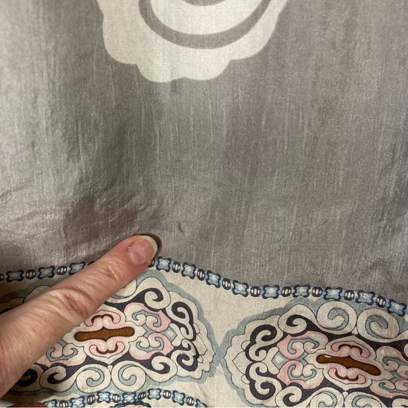 Johnny Was silk hi-low 3/4 sleeve blouse - Picture 6 of 9